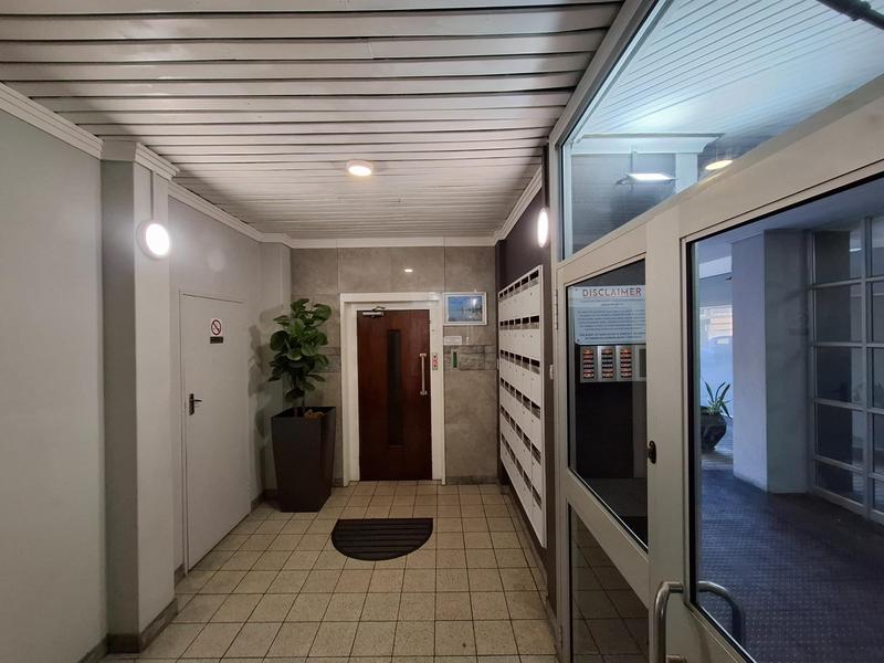 To Let 2 Bedroom Property for Rent in Strand Western Cape